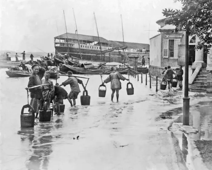 Framed Print : Floods at Hankow (Hankou), China Framed Print : Floods at Hankow (Hankou), China