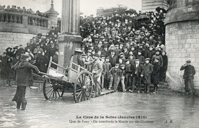 Framed Print : Floods in Paris, France - Quai de Passy - Transport by Cart Framed Print : Floods in Paris, France - Quai de Passy - Transport by Cart