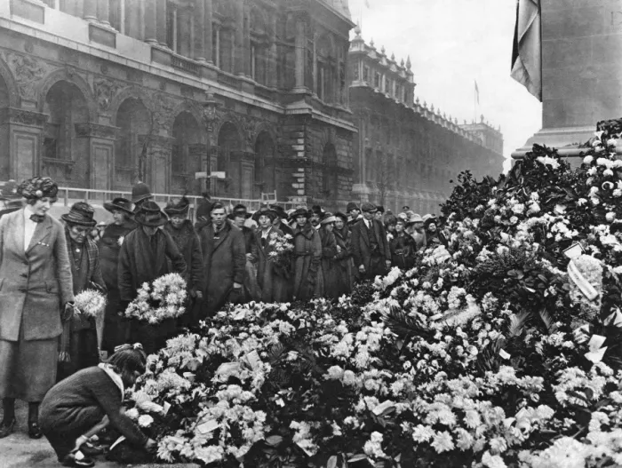 Framed Print : Floral tributes at the Cenotaph, November 1920 Framed Print : Floral tributes at the Cenotaph, November 1920