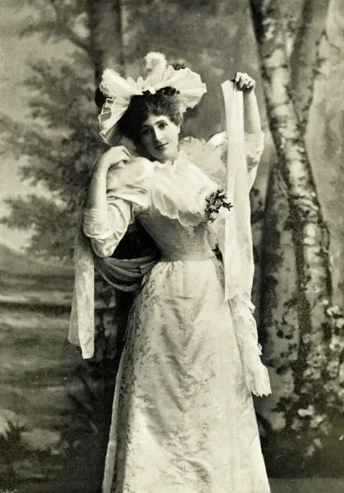 Framed Print : Florence Dysart, English mezzo-soprano and actress Framed Print : Florence Dysart, English mezzo-soprano and actress