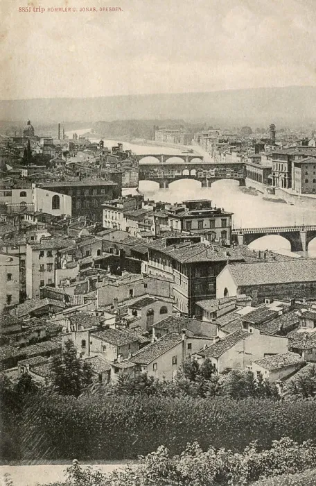 Framed Print : Florence, Italy - View of the bridges over the River Arno Framed Print : Florence, Italy - View of the bridges over the River Arno