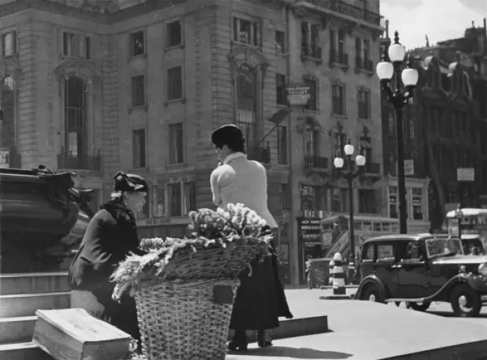 Framed Print : Flower Seller / Piccadilly Framed Print : Flower Seller / Piccadilly