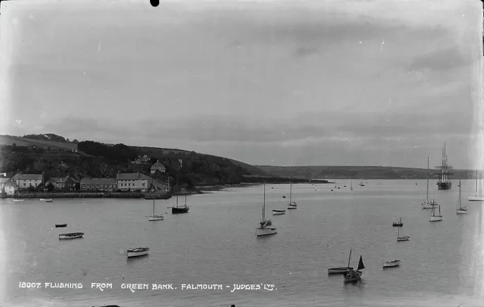 Framed Print : Flushing from Green Bank, Falmouth Framed Print : Flushing from Green Bank, Falmouth
