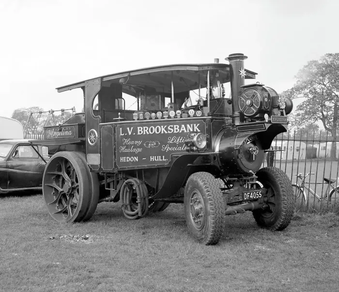 Framed Print : Foden Showman's Tractor number 12782, Angelina Framed Print : Foden Showman's Tractor number 12782, Angelina