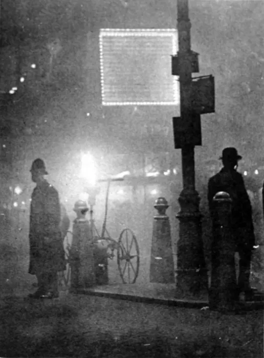 Framed Print : Fog in Piccadilly Circus, London, 1924 Framed Print : Fog in Piccadilly Circus, London, 1924