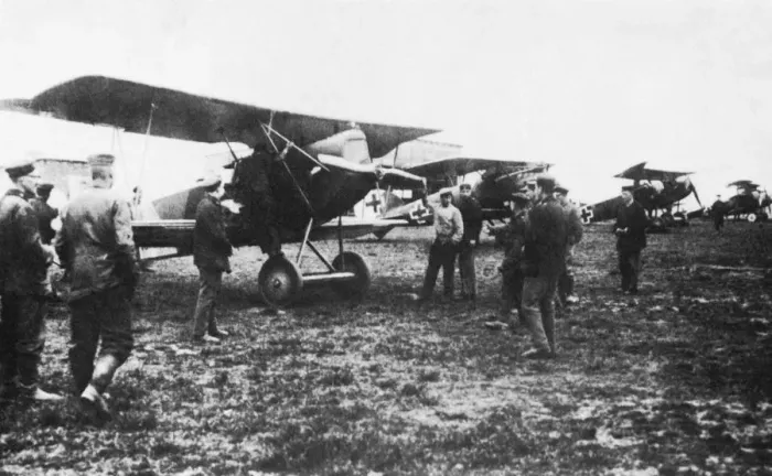 Framed Print : Fokker D-VII / 7 Framed Print : Fokker D-VII / 7