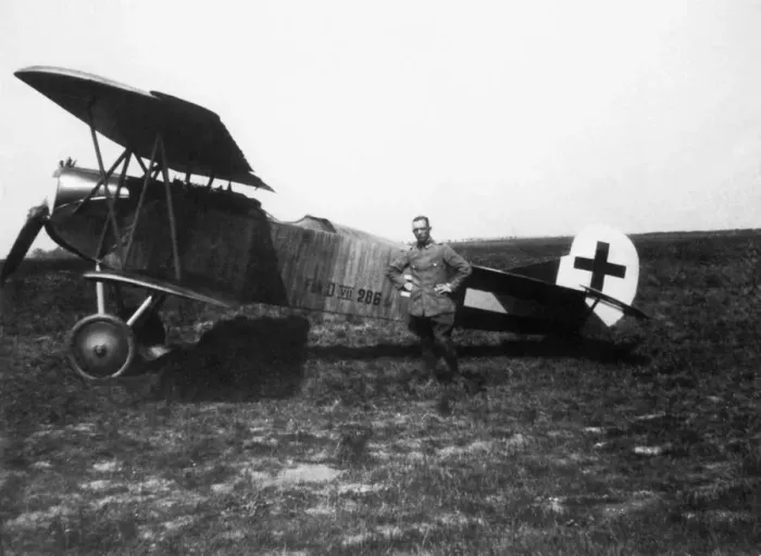 Framed Print : Fokker D-VII / 7 Framed Print : Fokker D-VII / 7