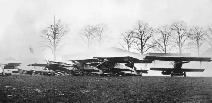 Framed Print : Fokker D-VII / 7 Framed Print : Fokker D-VII / 7