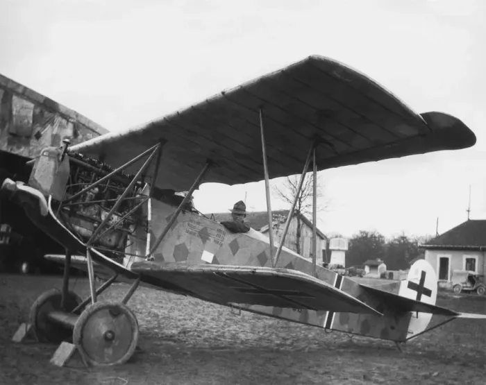 Framed Print : Fokker D-VII / 7 Framed Print : Fokker D-VII / 7