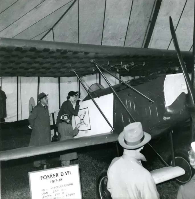 Framed Print : The Fokker DVII of the Nash Collection inside the marque? Framed Print : The Fokker DVII of the Nash Collection inside the marque?