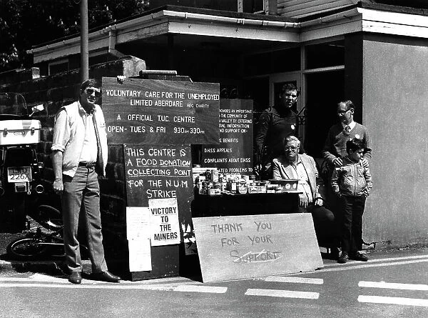 Food donation for striking miners