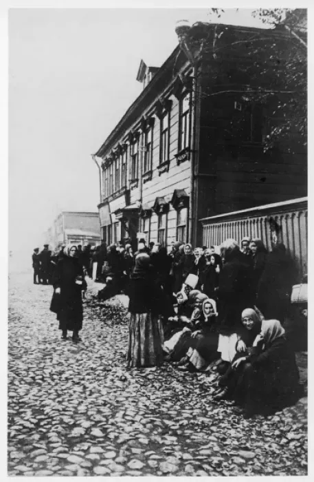 Framed Print : Food Shortages 1917 Framed Print : Food Shortages 1917