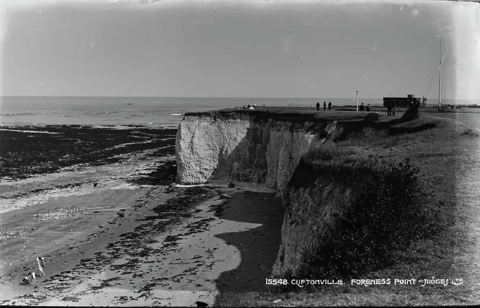 Framed Print : Foreness Point, Cliftonville Framed Print : Foreness Point, Cliftonville
