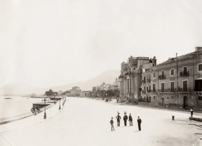 Framed Print : The Foro Italico along the seafront of Palermo, Sicily, Italy Framed Print : The Foro Italico along the seafront of Palermo, Sicily, Italy