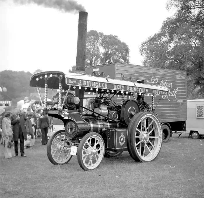 Framed Print : Foster Showman's Tractor number 12509, Maid Marian Framed Print : Foster Showman's Tractor number 12509, Maid Marian