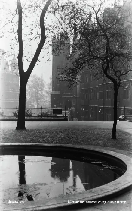 Framed Print : Fountain Court, Middle Temple, London Framed Print : Fountain Court, Middle Temple, London