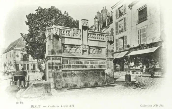Framed Print : Fountain of Louis XII at Blois, France Framed Print : Fountain of Louis XII at Blois, France
