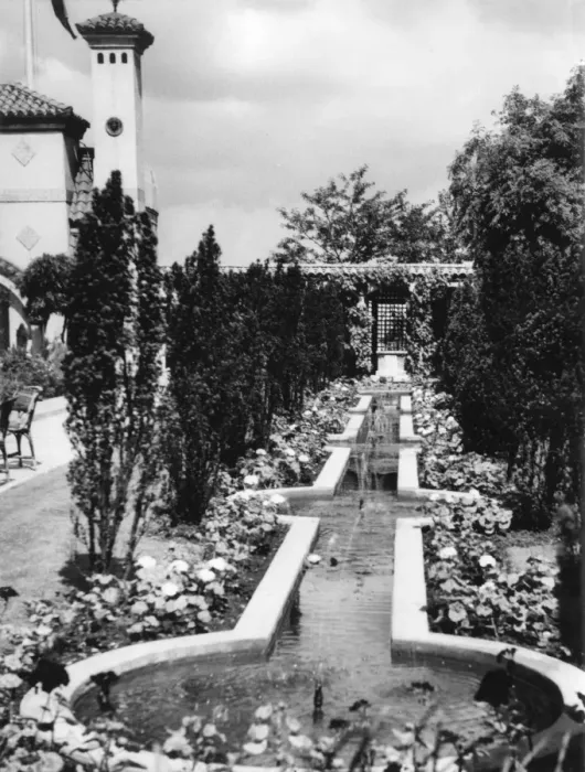 Framed Print : Fountain Row Framed Print : Fountain Row