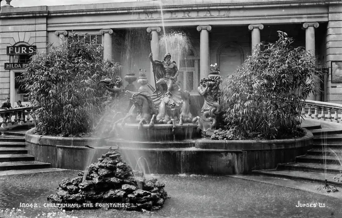 Framed Print : The Fountains in Cheltenham Framed Print : The Fountains in Cheltenham