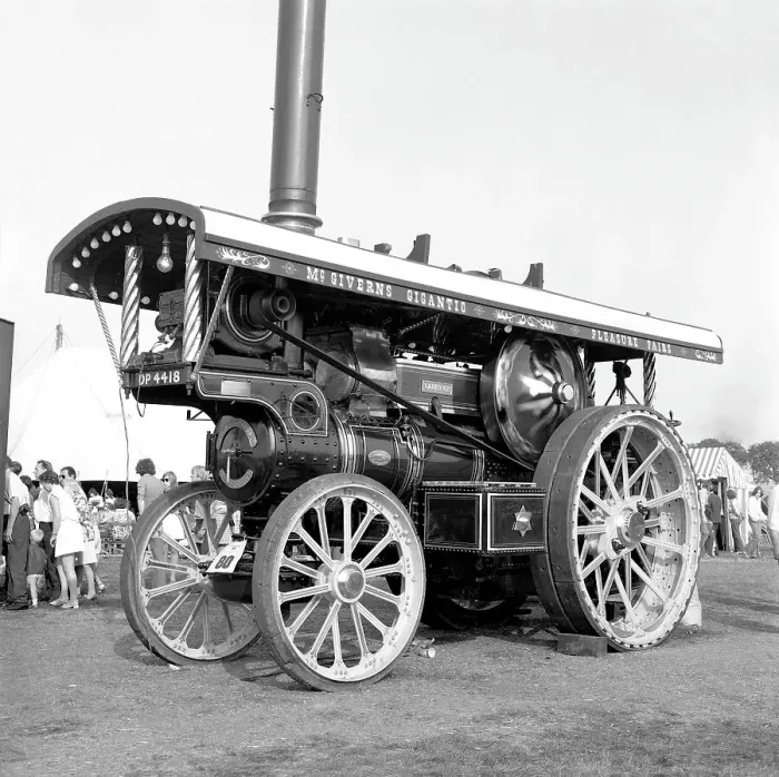 Framed Print : Fowler Showman's Road Locomotive number 14425 Carry On Framed Print : Fowler Showman's Road Locomotive number 14425 Carry On