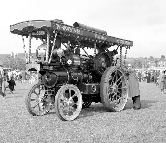 Framed Print : Fowler Showman's Tractor number: 14798, Firefly Framed Print : Fowler Showman's Tractor number: 14798, Firefly