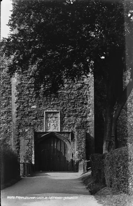 Framed Print : Framlingham Castle Gateway Framed Print : Framlingham Castle Gateway