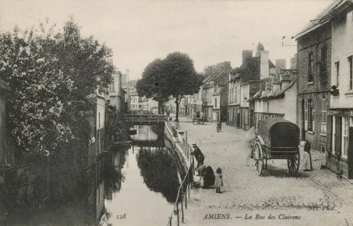 Framed Print : France / Amiens / Clairons Framed Print : France / Amiens / Clairons