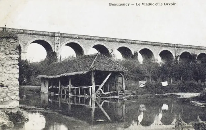 Framed Print : France, Beaugency - The Viaduct and Wash-house Framed Print : France, Beaugency - The Viaduct and Wash-house