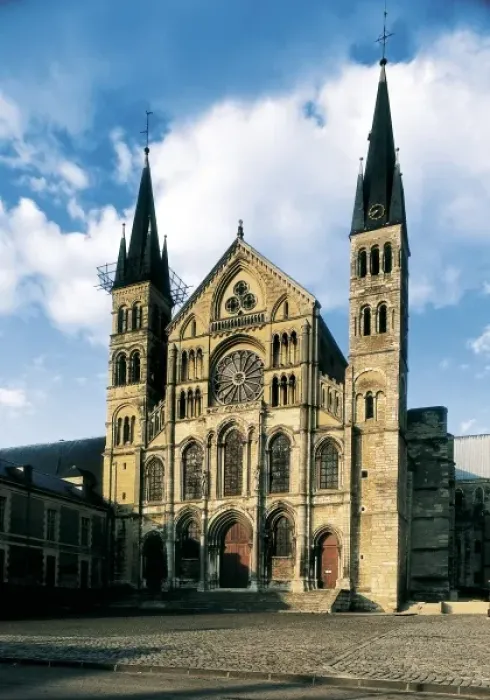 Framed Print : FRANCE. CHAMPAGNE-ARDENNE. MARNE. Reims. Basilica Framed Print : FRANCE. CHAMPAGNE-ARDENNE. MARNE. Reims. Basilica