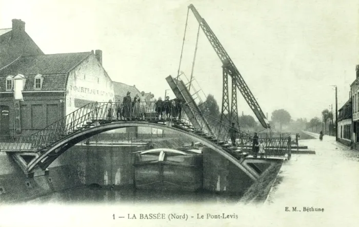 Framed Print : France - La Bassee - The Vertical Lift Bridge Framed Print : France - La Bassee - The Vertical Lift Bridge
