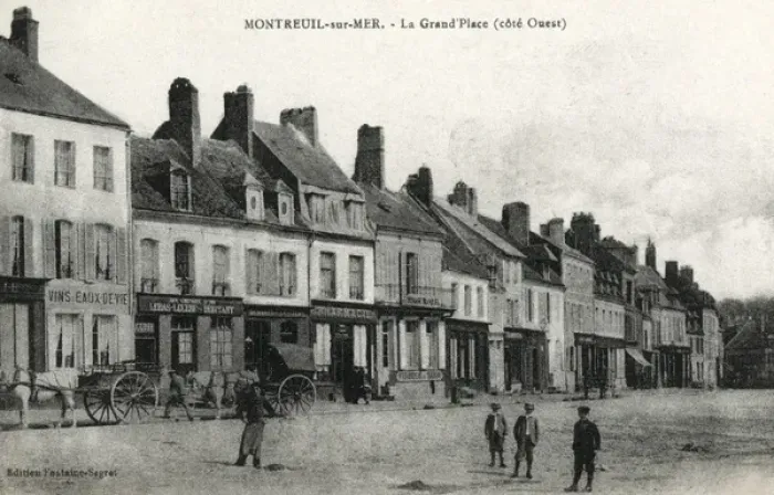 Framed Print : France, Pas-de-Calais Department - Montreuil-sur-Mer Framed Print : France, Pas-de-Calais Department - Montreuil-sur-Mer