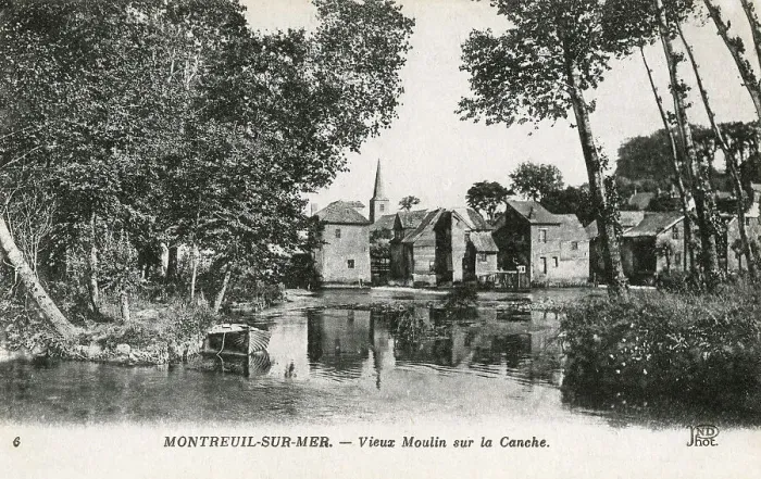 Framed Print : France, Pas-de-Calais Department - Montreuil-sur-Mer Framed Print : France, Pas-de-Calais Department - Montreuil-sur-Mer