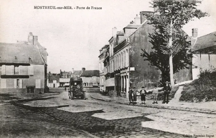 Framed Print : France, Pas-de-Calais Department - Montreuil-sur-Mer Framed Print : France, Pas-de-Calais Department - Montreuil-sur-Mer