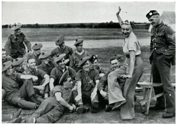 Framed Print : Frances Day entetaining troops, September 1939 Framed Print : Frances Day entetaining troops, September 1939