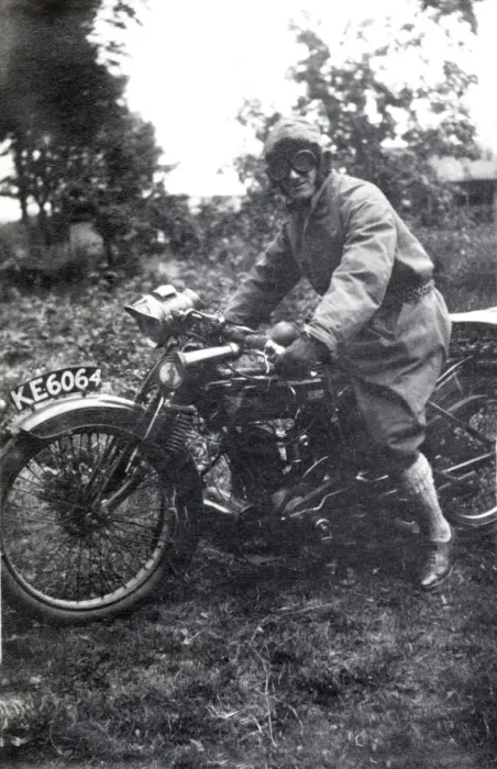 Framed Print : Freddie Barnes on a 1912 Zenith Gradua motorcycle