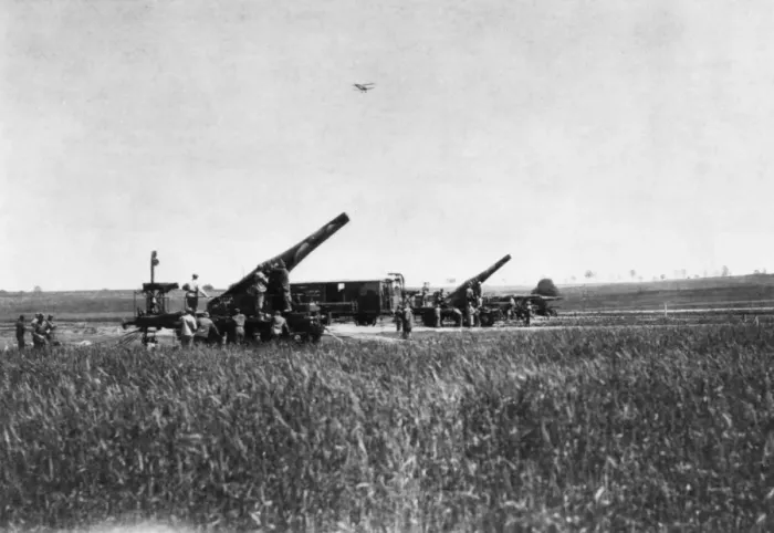 Framed Print : French 320 mm gun on railway mounting, WW1 Framed Print : French 320 mm gun on railway mounting, WW1