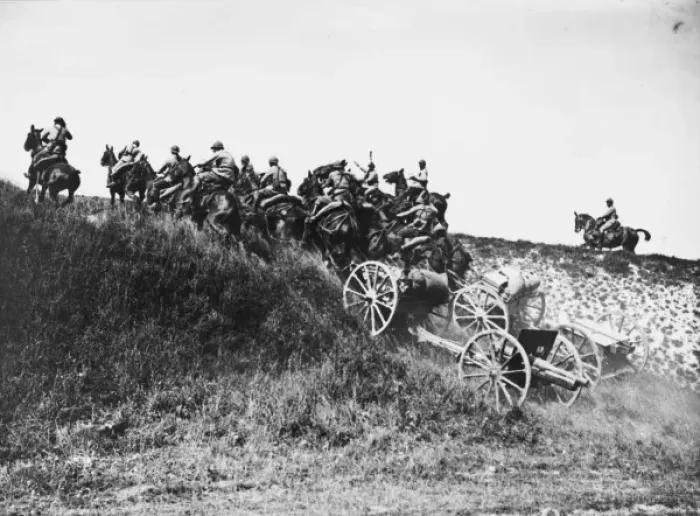 Framed Print : French artillery battery 1916 Framed Print : French artillery battery 1916