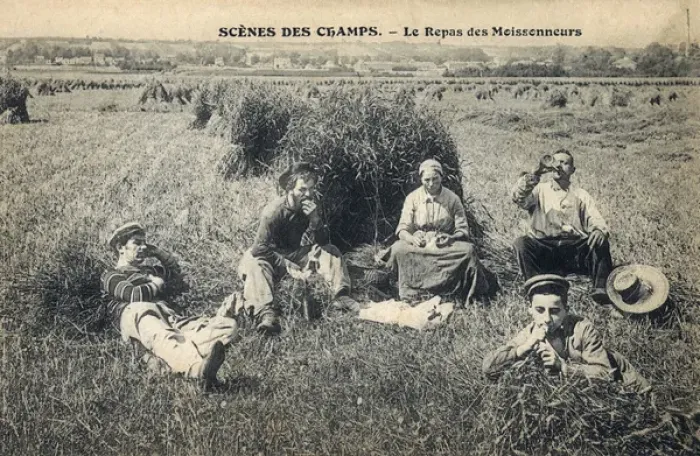 Framed Print : French Coutryfolk - Lunchtime for Reapers / Harvesters Framed Print : French Coutryfolk - Lunchtime for Reapers / Harvesters