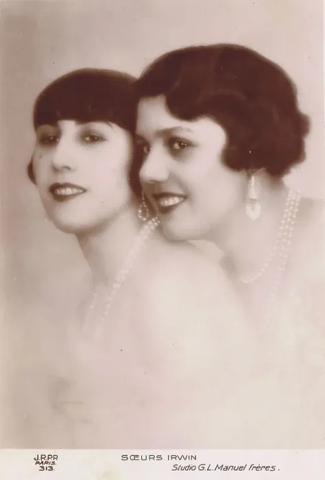 Framed Print : French duo the Irwin sisters, stars of the French music hall Framed Print : French duo the Irwin sisters, stars of the French music hall