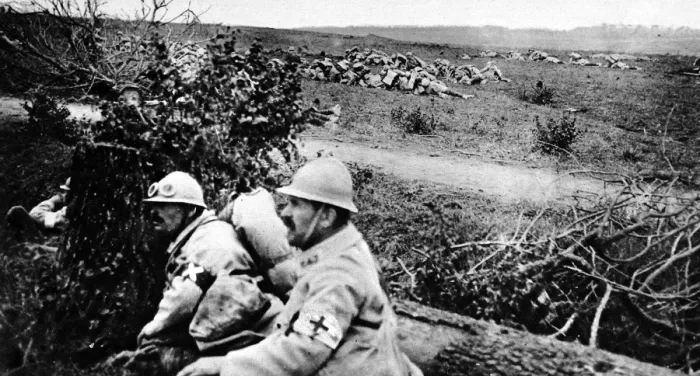 Framed Print : French infantry creeping forward on the Western Front Framed Print : French infantry creeping forward on the Western Front