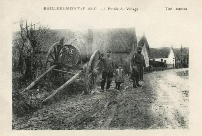 Framed Print : French Soldiers at Bailleulmont, Northern France Framed Print : French Soldiers at Bailleulmont, Northern France