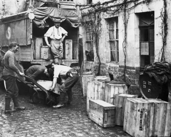 Framed Print : French soldiers removing wine for safe keeping, WW1 Framed Print : French soldiers removing wine for safe keeping, WW1