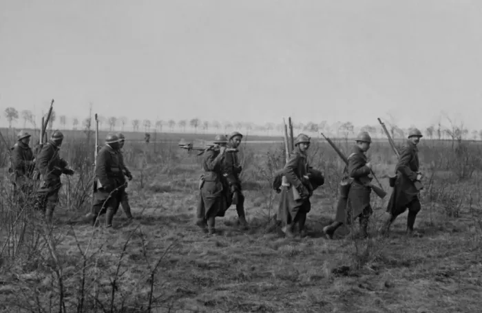 Framed Print : French troops moving up, Western Front, WW1