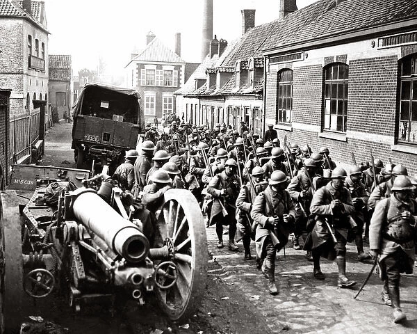 French troops passing British guns, Western Front, WW1