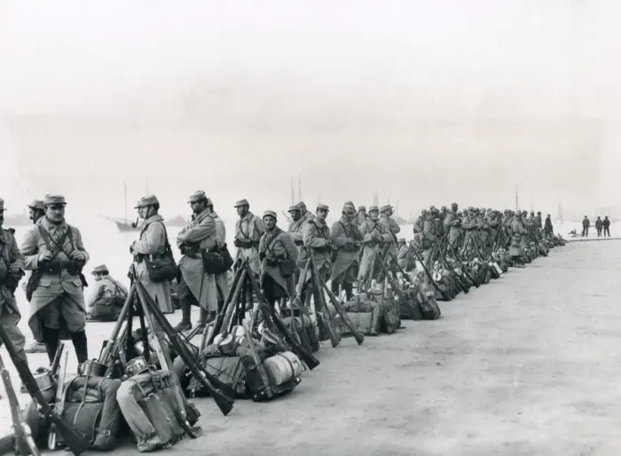 Framed Print : French troops on quayside, Salonika, WW1 Framed Print : French troops on quayside, Salonika, WW1