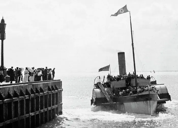 Framed Print : The Frenchman paddle steamer, Bridlington