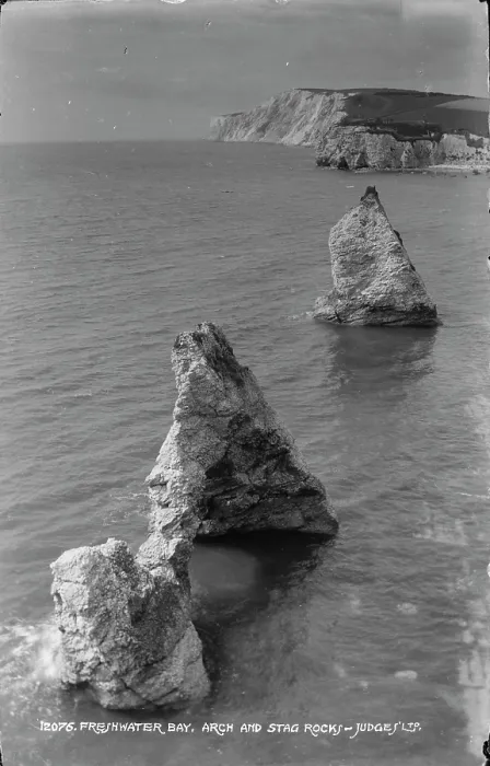Framed Print : Freshwater Bay, Arch and Stag Rocks Framed Print : Freshwater Bay, Arch and Stag Rocks
