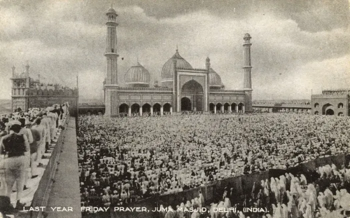 Framed Print : Friday prayers, Jama Masjid, Delhi, India Framed Print : Friday prayers, Jama Masjid, Delhi, India