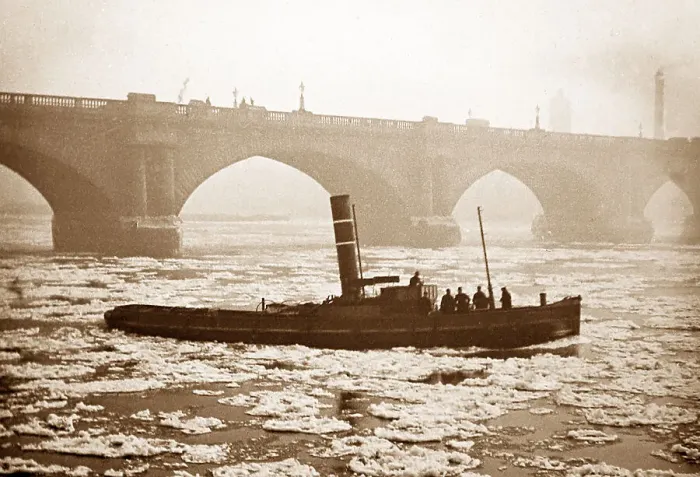 Framed Print : Frozen River Thames and Waterloo Bridge, London Framed Print : Frozen River Thames and Waterloo Bridge, London