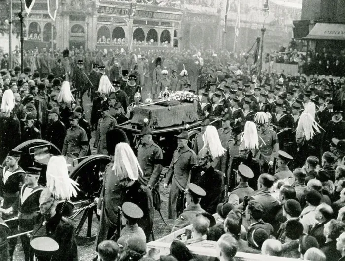 Framed Print : Funeral of King George V, near Paddington Station Framed Print : Funeral of King George V, near Paddington Station